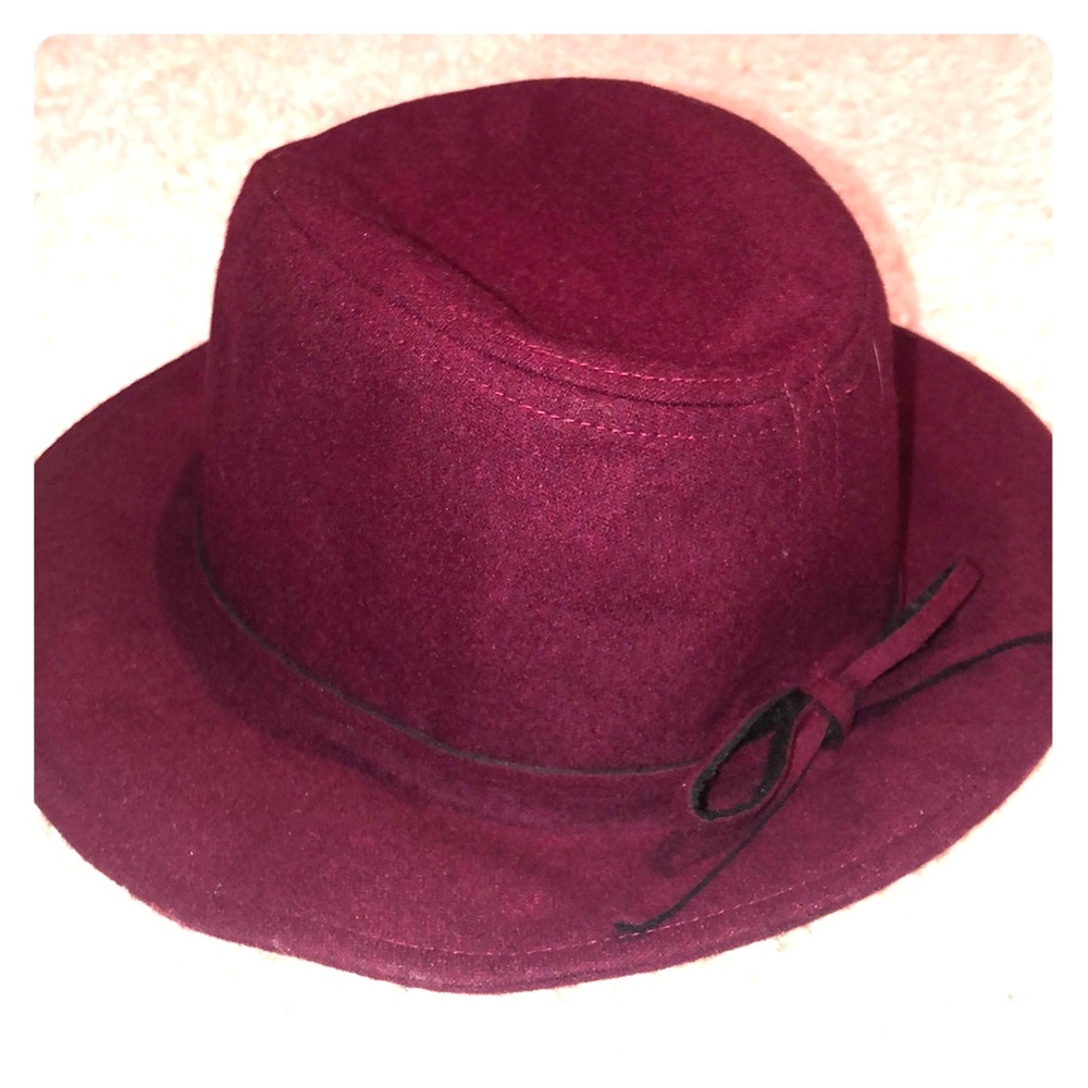 Burgundy colored fall hat